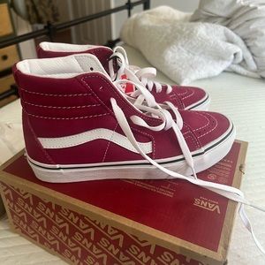 Brand new never worn Sk8-HI women’s red shoes